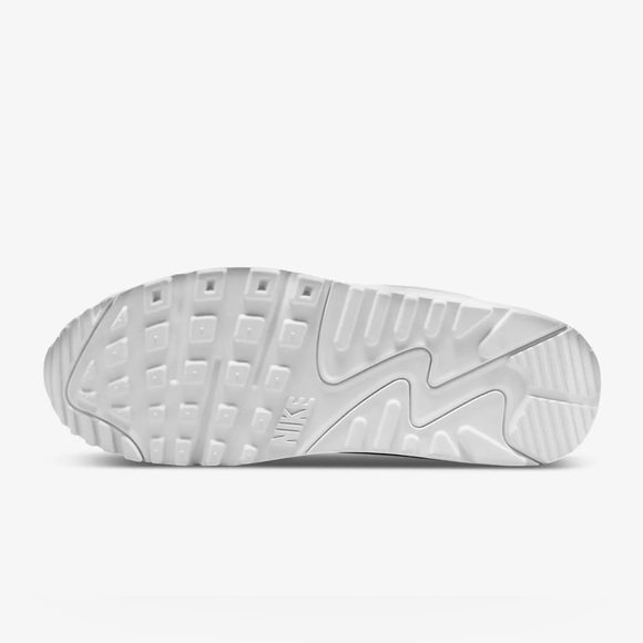 Nike Women’s Air Max 90 Sneakers in White Sizes 8.5 & 9 NWT - Picture 6 of 16